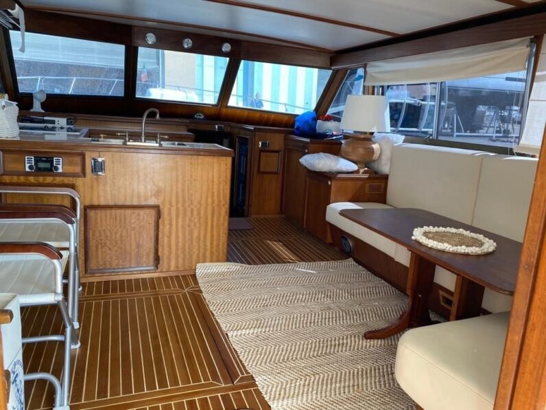 Hatteras 53