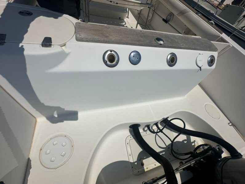 Boston Whaler 240 OUTRAGE
